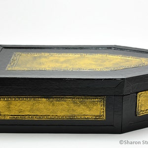 The Count's Coffin Box image 1