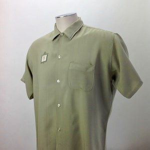 1950's Rayon Shirt Embroidered Crest and Embroidered Collar Details Men's Size Large image 2