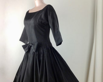 1950's Cocktail Dress - Black Taffeta - Nipped Waist with Full Pleated Skirt - Old Hollywood - Size Medium