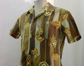 Vintage 1950er Anfang 1960er Jahre HAWAIIAN Shirt / alle Baumwolle / aufgesetzte Tasche / Metallknöpfe / Herrengröße MEDIUM