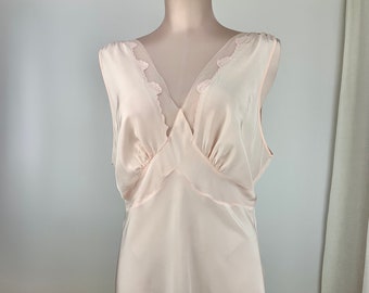 1940's-50's Bias-Cut Negligee in Creamy White - Sheer Netted V Neck Trim with Embroidered Leave Details -  - Size LARGE - 34 Inch Waist