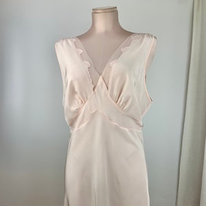 1940&#39;s-50&#39;s Bias-Cut Negligee in Creamy White - Sheer Netted V Neck Trim with Embroidered Leave Details -  - Size LARGE - 34 Inch Waist