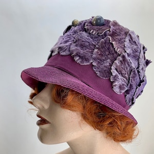 1920&#39;s Purple Straw Cloche&#39; - Smokey Purple Velvet Pedals - Celluloid Pin - Fully Lined - Authentic Vintage