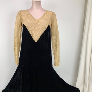 1920'S Silk Velvet & Lace Dress Drop Waist with an Asymmetrical Hemline Gatsby Style Size Small to Medium image 1