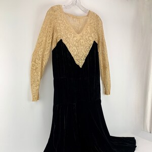 1920'S Silk Velvet & Lace Dress Drop Waist with an Asymmetrical Hemline Gatsby Style Size Small to Medium image 10