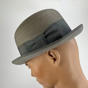 Early 1960&#39;S Gray Straw Fedora - WORMSER Hatters to Men - Tight Stingy Brim - Italian Straw - Wide Grosgrain Ribbon Band - Men&#39;s Size 7-3/8