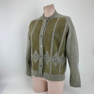 1960's Cardigan Sweater Natural Suede & Wool Crochet Details Snowflake Metal Buttons Women's Size 40 Medium image 2