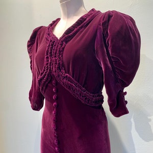 1930&#39;S Silk Velvet - Ruching Details - Puffy Mutton Sleeves - Velvet Covered Buttons - Small - 27 Inch Waist