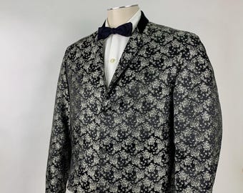 1980's CROPPED TUXEDO JACKET - Narrow Black Velvet Shawl Collar - Silver & Black Brocade Print - Men's Medium
