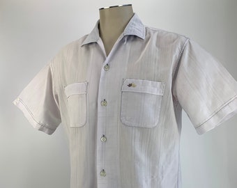 1950's Cotton Shirt - CLASSIC CASUALS - Embroidered Pocket Crest - Italian Rolled Loop Collar - Light Grayish Lavender Color - Men's Large