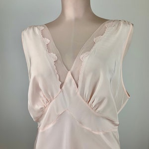 1940's-50's Bias-Cut Negligee in Creamy White Sheer Netted V Neck Trim with Embroidered Leave Details Size LARGE 34 Inch Waist image 2