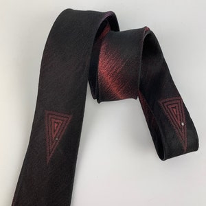 Early 1960&#39;S Tonal Striped Tie - Ombré Maroon to Black -  With a Triangle Crest - Narrow Width - All SILK