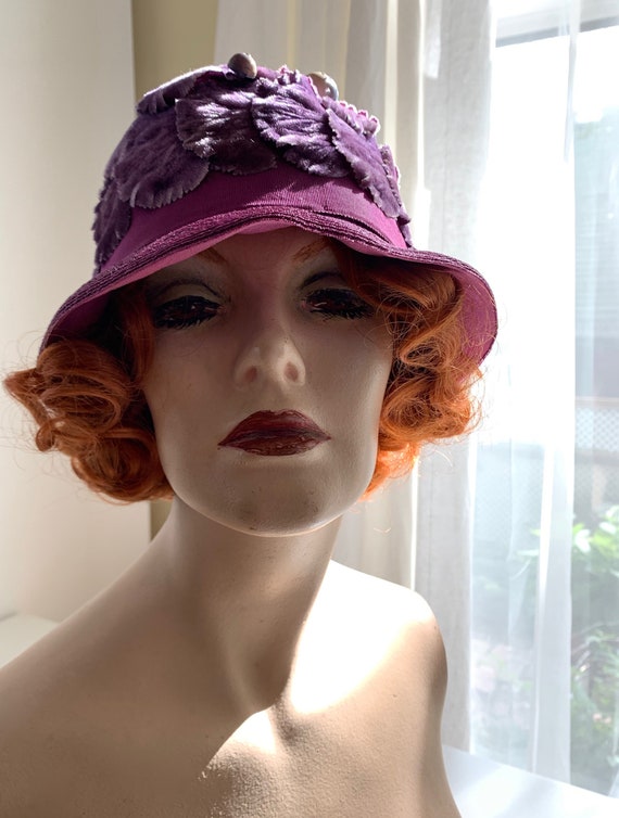 1920's Purple Straw Cloche' - Smokey Purple Velve… - image 3