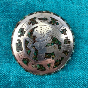 1940s-50s Aztekische Krieger Brosche - Sterling Silber mit Grünem Onyx Komposit Inlay - Verschluss - 2-1/4 Inch Durchmesser - Handgefertigt in Mexiko