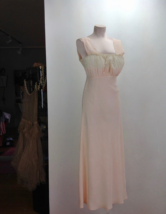 1940'S Bias-Cut Negligee - Rayon in Light Peach -… - image 2