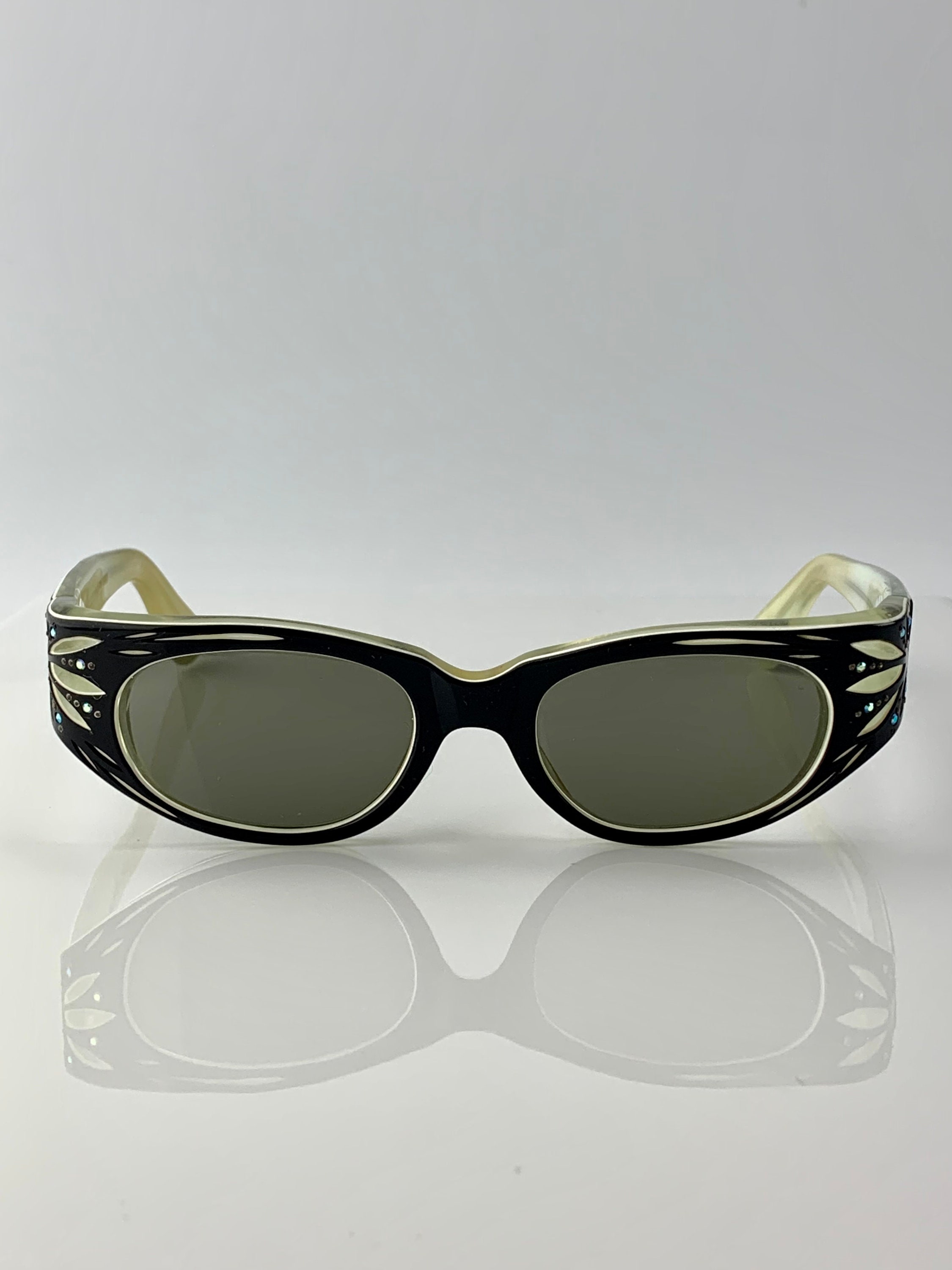 1950'S Sunglasses - Carved Details With Rhinestones - Black