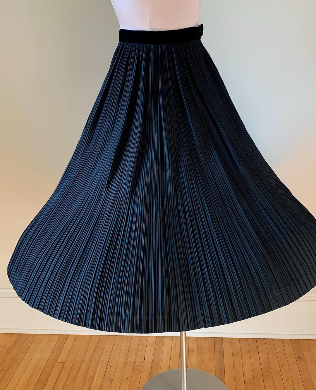 1950s Black Crystal Pleat Skirt