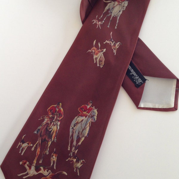 1940's FOX HUNT TIE / Fox Hounds / Fox Chasing / Novelty Ties / Photo Stenciled Hounds with Riders on Horses