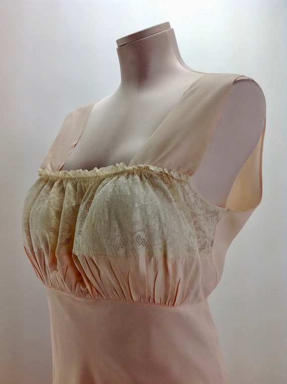 1940'S Bias-Cut Negligee - Rayon in Light Peach -… - image 6