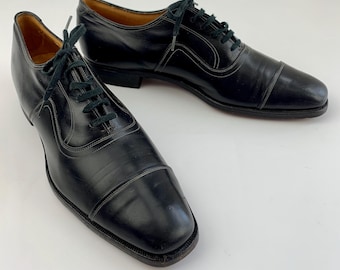 Vintage Florsheim Dress Shoes- 6 Eyelet Cap~Toe Oxford - Contrasting Top-Stitched Details - Cloth Lining Men's Size 9-1/2 B (Narrow)