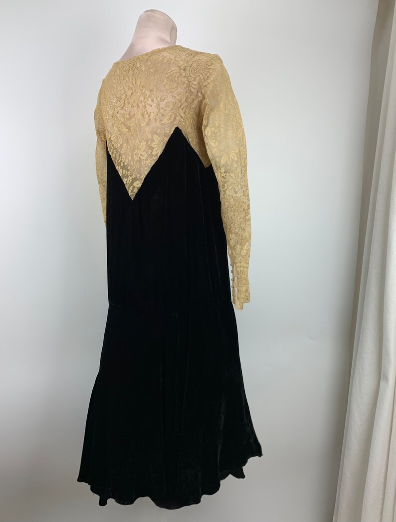 1920'S Silk Velvet & Lace Dress Drop Waist with an Asymmetrical Hemline Gatsby Style Size Small to Medium image 8