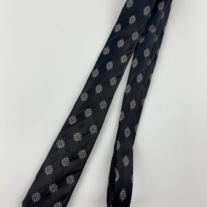 Early 1960's Tie Narrow Mod Tie Stylized Dot Pattern in Black, Silver with a speck of Red image 4