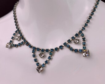 Collar de diamantes de imitación de los años 50 - Piedras azul aguamarina y transparentes - Engaste de garras - Gargantilla de 35,5 cm (14 pulgadas)
