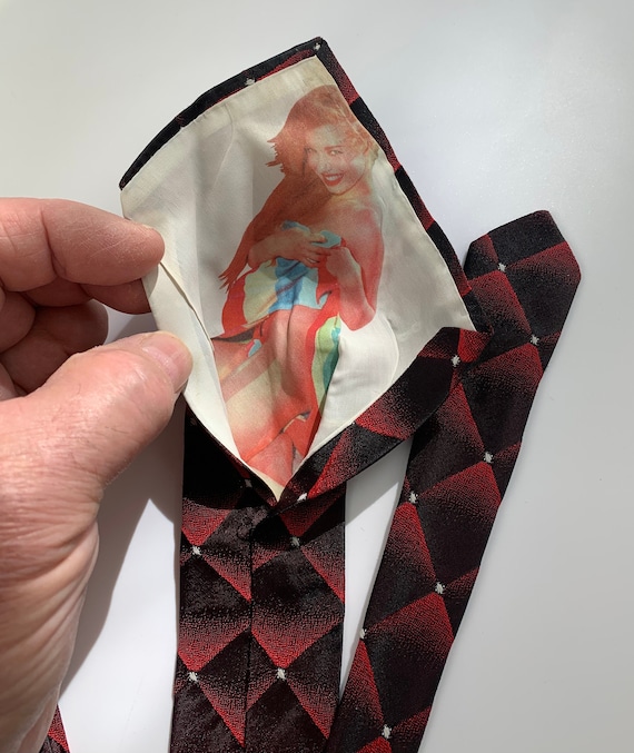 ビンテージネクタイピンナップガ-ル(YBZ) ビンテージネクタイピンナップガ-ル(YBZ) ビンテージネクタイ