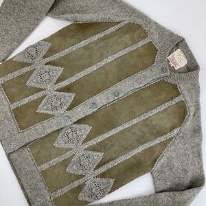 1960's Cardigan Sweater Natural Suede & Wool Crochet Details Snowflake Metal Buttons Women's Size 40 Medium image 4