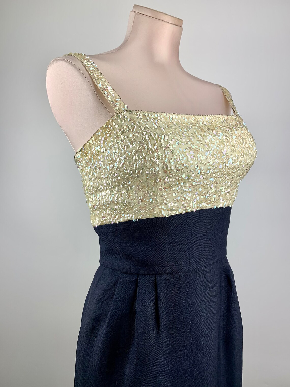 sequin hoco dress Radiant Strapless Bodycon Dress hc291 – vigocouture SD-03.25.26 Will Silver Hit $400 Size:XS/8 - (UK 8/US 4/EU 36)