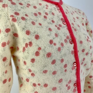 Early 1960'S Cardigan Sweater BEST & CO. Fifth Avenue Screen Printed with Pink on Cream Knit Size Small image 7