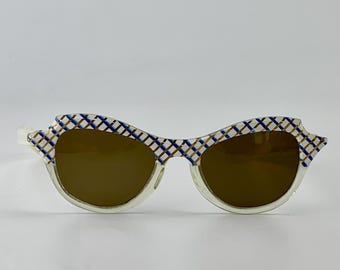 NEW Vintage Cat Eye Sunglasses | Non Rx | Grey-blue Plastic  display picture 2