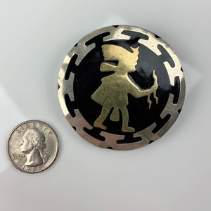 1940's-50's Aztec Warrior Brooch Black Resin with Silver Inlay Locking Clasp Large 2-1/4 Inch Diameter Handmade in Alpaca, Mexico image 5