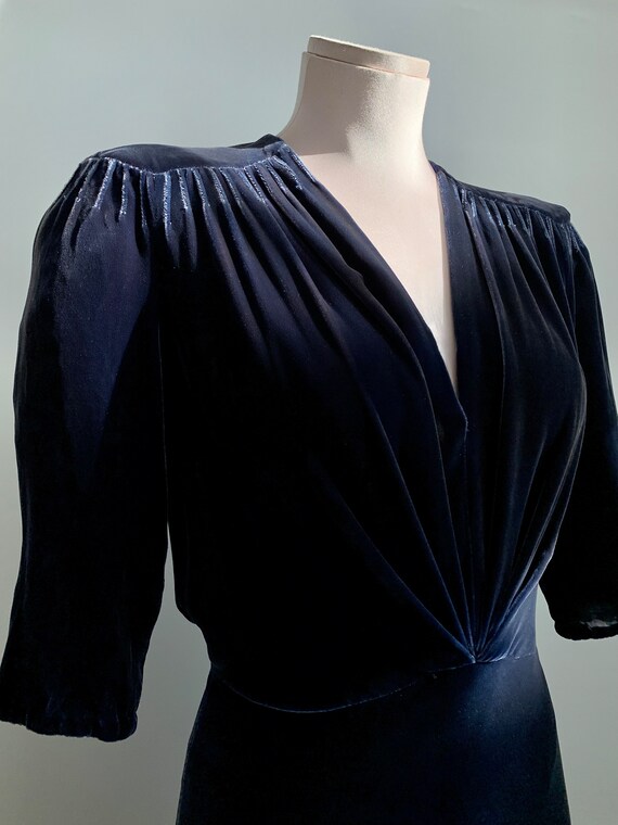 1930'S Bias Cut Silk Velvet - Pin Tucking Details… - image 6