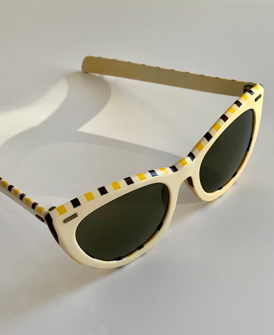Vintage 50s White Marble Inspired Cat Eye Sunglasses