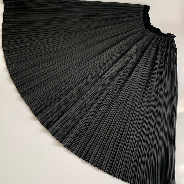 Vintage taffeta layered pleated skirt