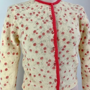 Early 1960'S Cardigan Sweater BEST & CO. Fifth Avenue Screen Printed with Pink on Cream Knit Size Small image 3