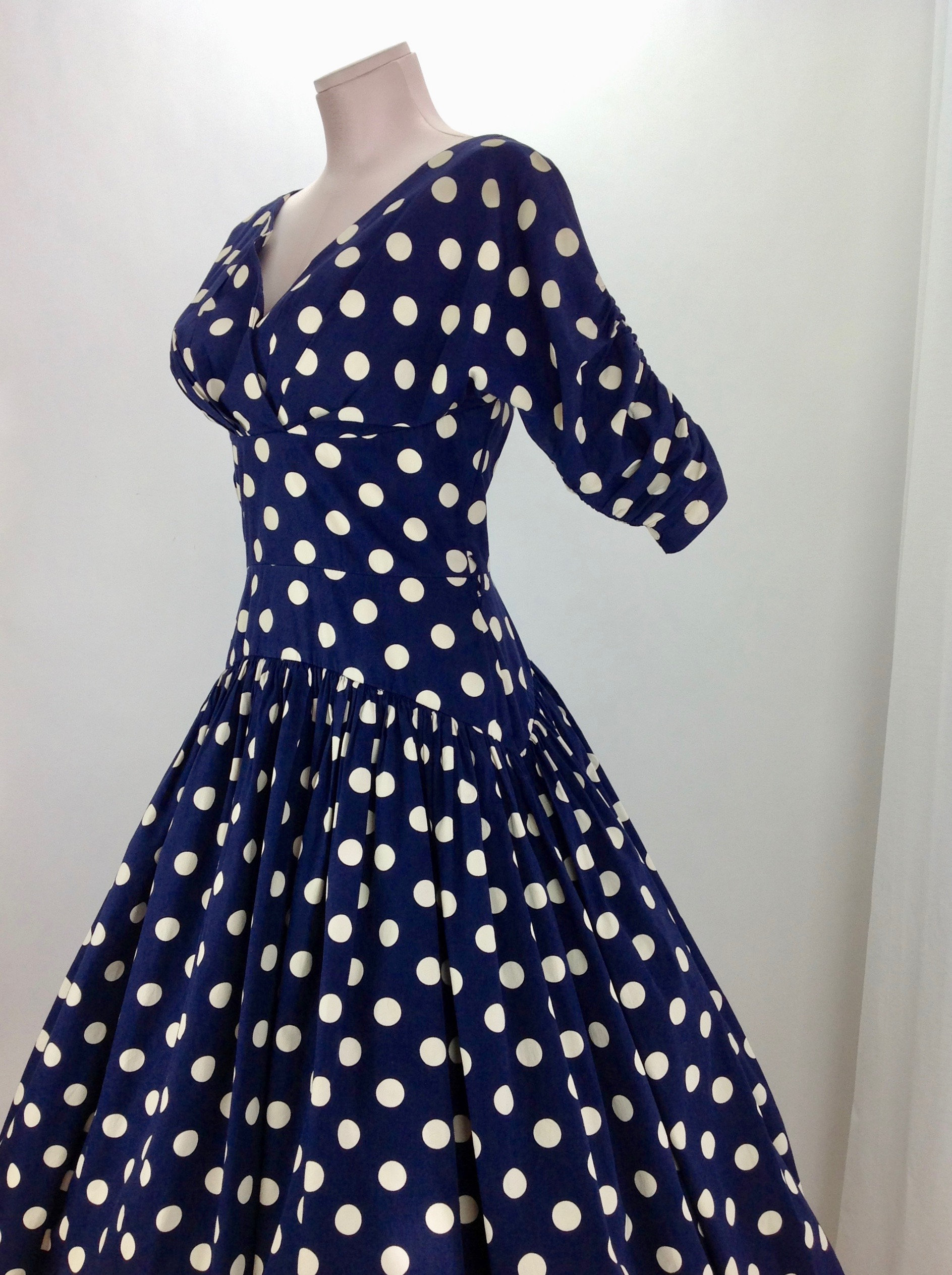 1950s Polka Dot Cotton Dress Drop Waist Full Skirt, 28 Inch Waist - Etsy 1950s Polka Dot Cotton Dress Drop Waist Full Skirt, 28 Inch Waist - Etsy