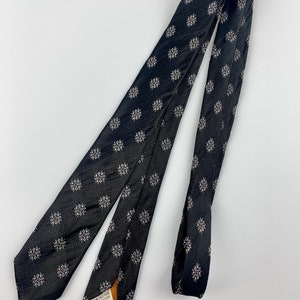 Early 1960's Tie Narrow Mod Tie Stylized Dot Pattern in Black, Silver with a speck of Red image 5