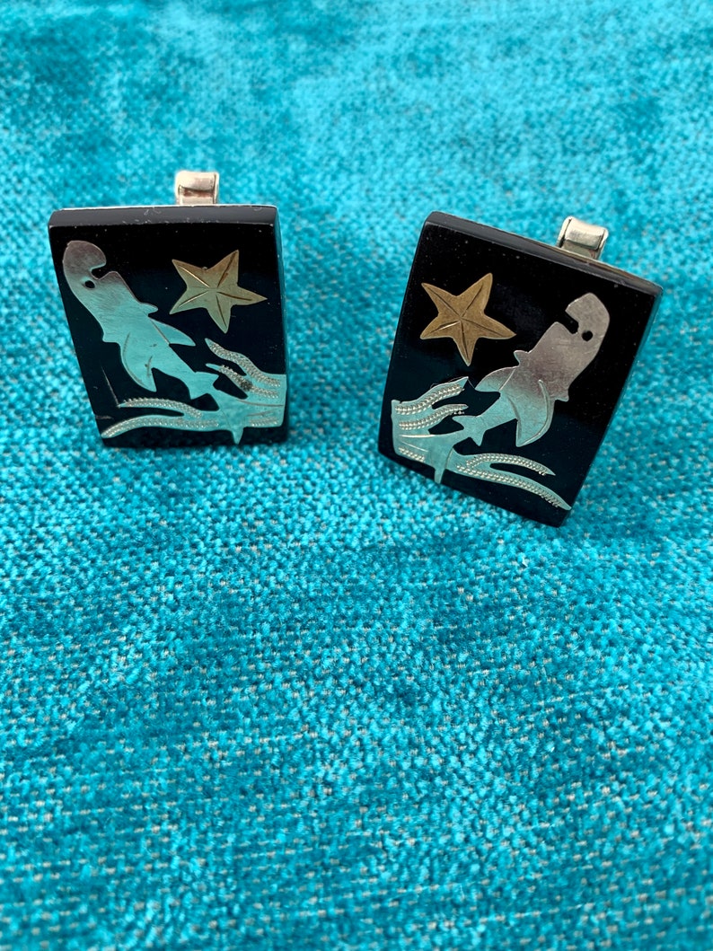 1950's Sea Life Cuff Link Set Inlay Images of Sharks, Star Fish & Seaweed Sterling Silver Set in Black Resin Handmade TAXCO Mexico image 3