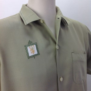 1950's Rayon Shirt Embroidered Crest and Embroidered Collar Details Men's Size Large image 6