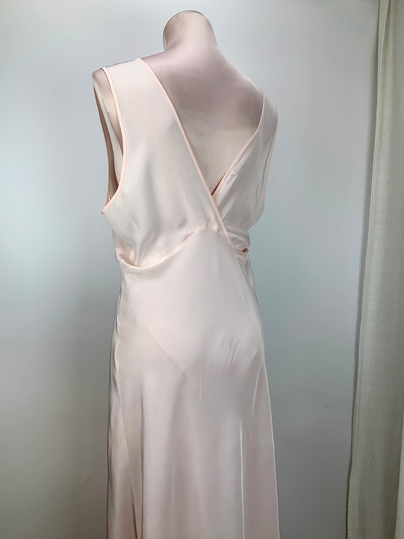 1940's-50's Bias-Cut Negligee in Creamy White Sheer Netted V Neck Trim with Embroidered Leave Details Size LARGE 34 Inch Waist image 8