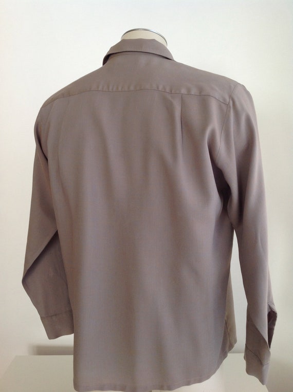 1950 ' s Shirt rayonne / / rayonne étiquette « CAMPUS » / Cool couleur Puddy / collier boucle / Patch poches / pour homme taille MEDIUM adb357 1950 ' s Shirt rayonne / / rayonne étiquette « CAMPUS » / Cool couleur Puddy / collier boucle / Patch poches / pour homme taille MEDIUM adb357