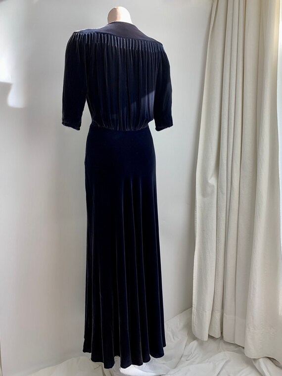 1930'S Bias Cut Silk Velvet - Pin Tucking Details… - image 3