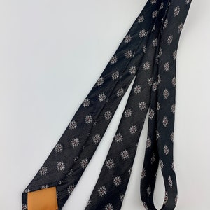 Early 1960's Tie Narrow Mod Tie Stylized Dot Pattern in Black, Silver with a speck of Red image 7