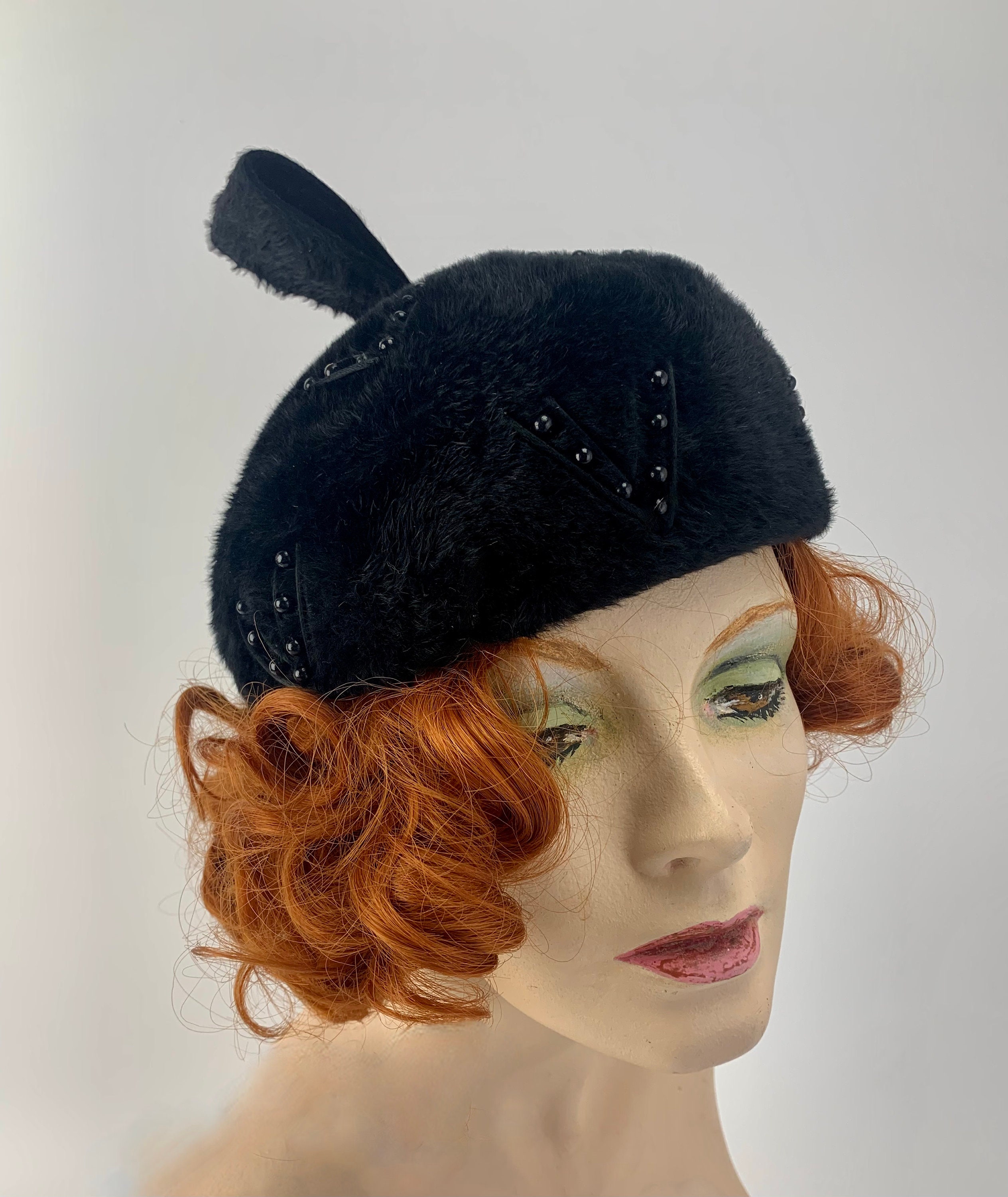 Vintage Neiman Black Fuzzy Hat 55% Wool 45% Acrylic Made In Italy Womens Winter Vintage Black Toque Hat Fur Felt with Rhinestone Brooch  main image 4