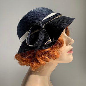 1950&#39;s Does 1920&#39;s Cloche&#39; Hat - Navy Straw with White Grosgrain Details - Size Medium