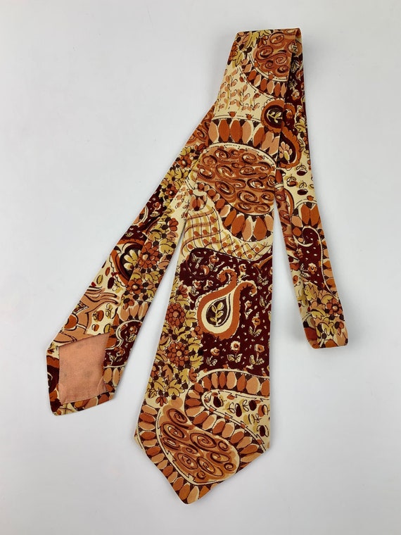 1940's Vintage Tie - All Silk - Stylized Paisley P