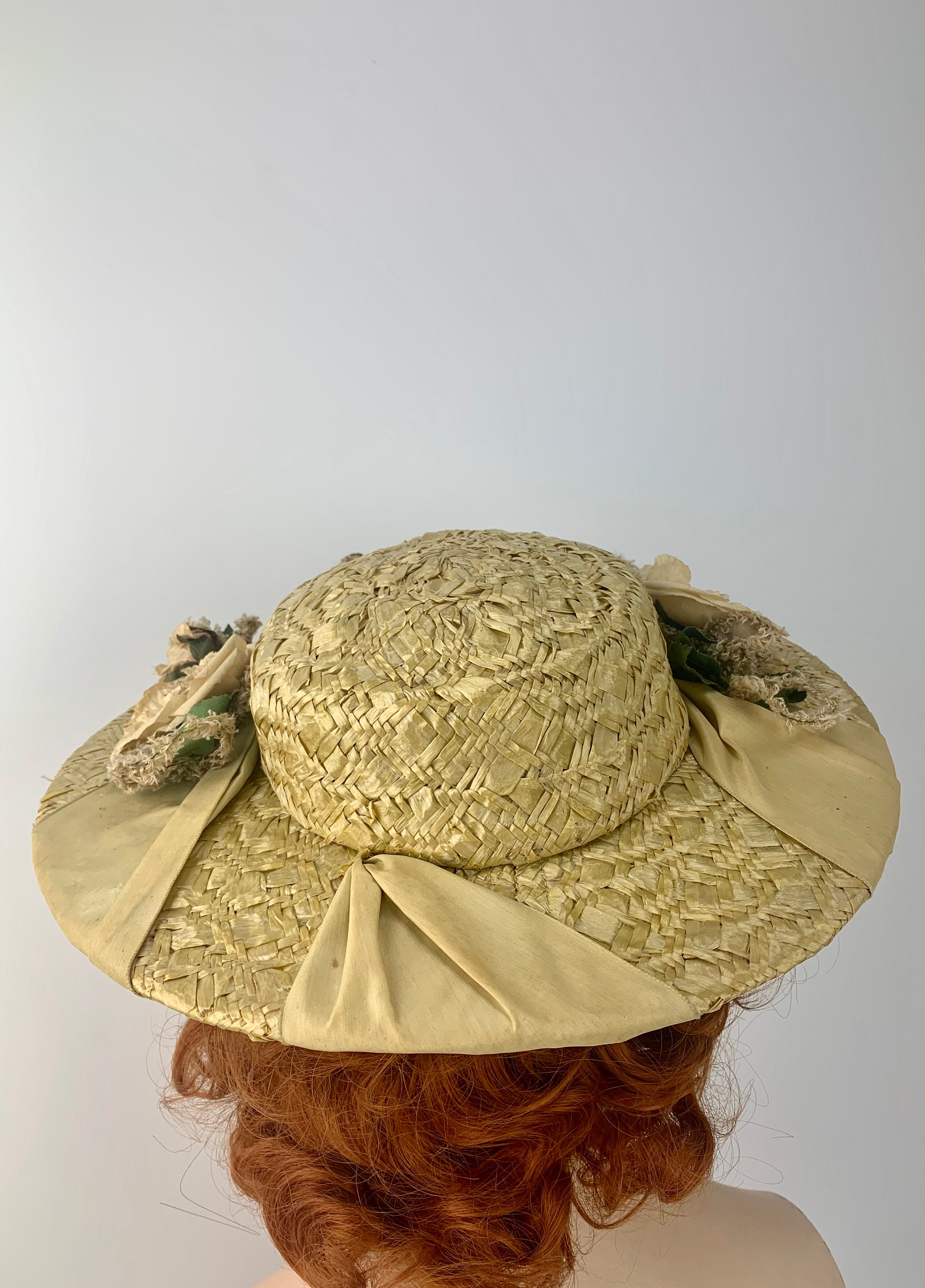 Vintage 1940'S Brimmed Straw Hat - Clusters of Vintage
