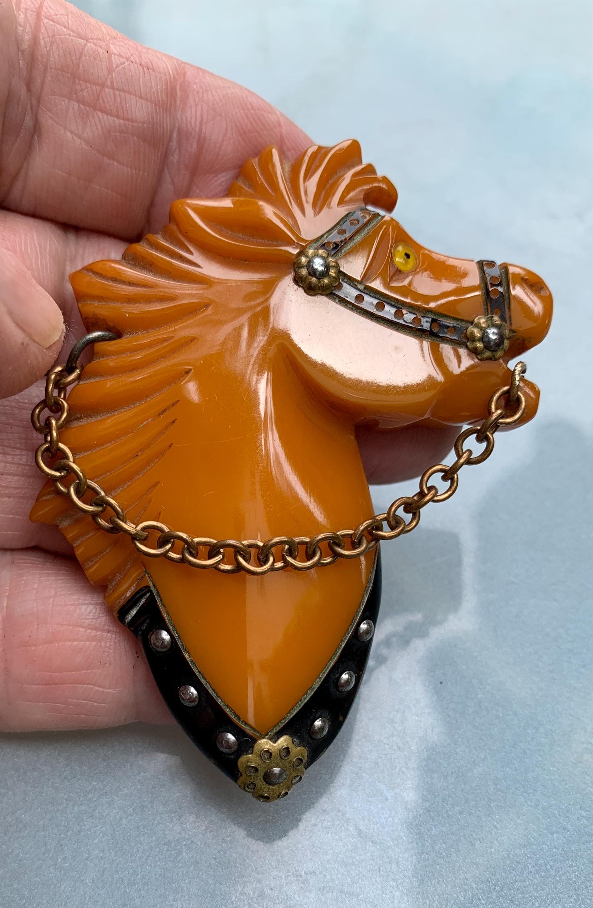 Bakelite Carved Pin - Tan 1940s Bakelite Carved Horse Head Western Novelty Brooch Pin  main image 3